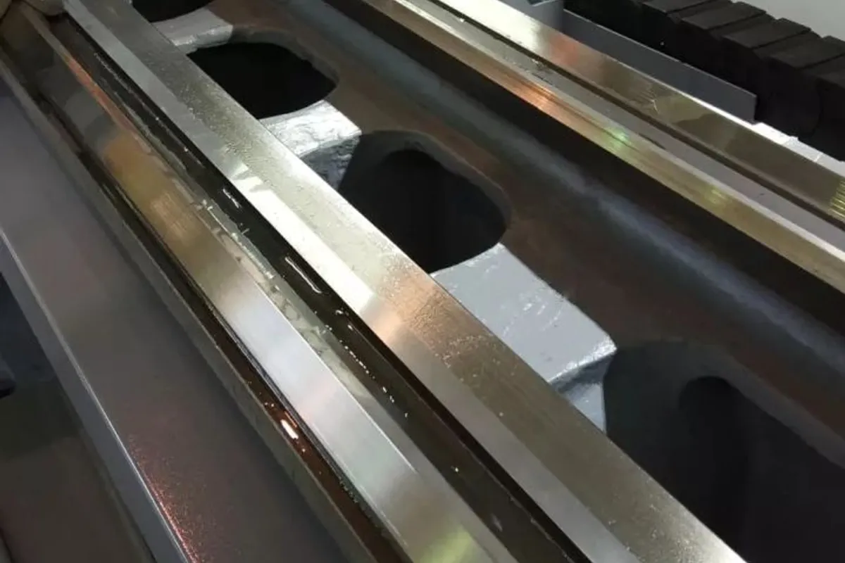 Industrial CNC Lathe Maintenance Checklist: Preventing Spindle Runout & Tool Wear